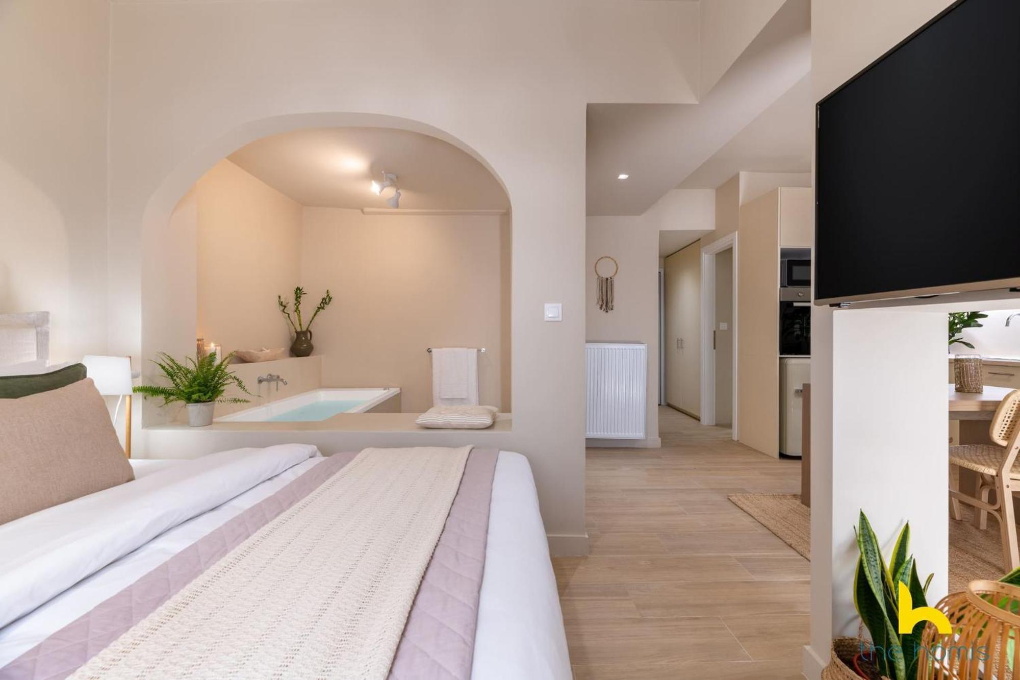 Romantic Luxury Hideaway Near Acropolis With Jacuzzi Athens Exterior photo